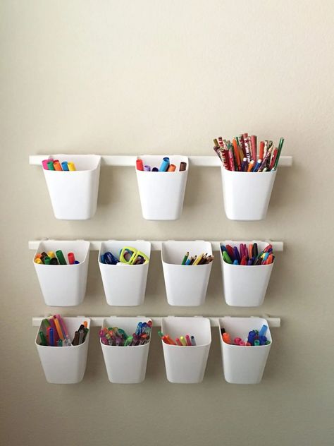 Storage Ideas For Kids, Ikea Organisation, Kids Desk Organization, Pastel Playroom, Dapur Mini, Craft Storage Ideas, Ikea Art, Toy Room Organization, Kids Room Desk