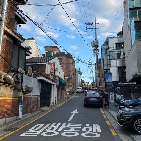 Korean Neighborhood Aesthetic, Seoul Streets Aesthetic, Seoul Street Aesthetic, Korea Street Aesthetic, Korean Neighborhood, Korea Streets Aesthetic, Korean Town, Seoul Aesthetic, Korea Street