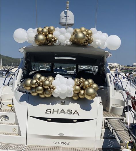 Yacht Party Decorations, Yacht Decorating Ideas, F1 2024, Gold Graduation Party, Lash Quotes, Yacht Party, Boat Party, 14th Birthday, 17th Birthday