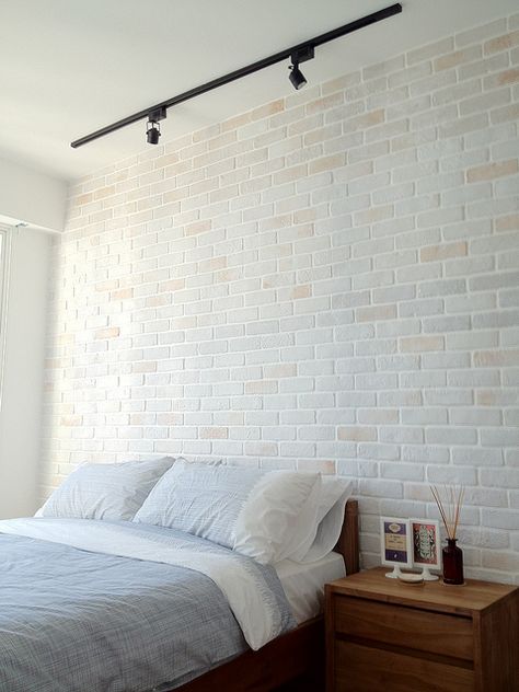 Brick Wall For Bedroom, Tiled Bedroom Wall Ideas, White Bricks In Bedroom, Tiles For Walls In Bedroom, Wall Tiles Bedroom Ideas, Bedroom With Tiles On Wall, Bedroom Wall Finishing Ideas, Exposed White Brick Wall, Bedroom Track Lighting Ideas