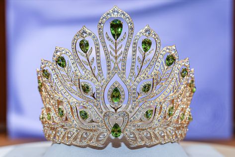 Miss Universe Thailand 2022 unveils 'Power of Resilience' crown by Mouawad Crown Miss Universe, Miss Universe Thailand, Miss Universe Crown, Sheraton Hotel, Crystal Crown Tiaras, Pageant Crowns, Royal Crowns, Queen Jewelry, Multicolor Jewelry