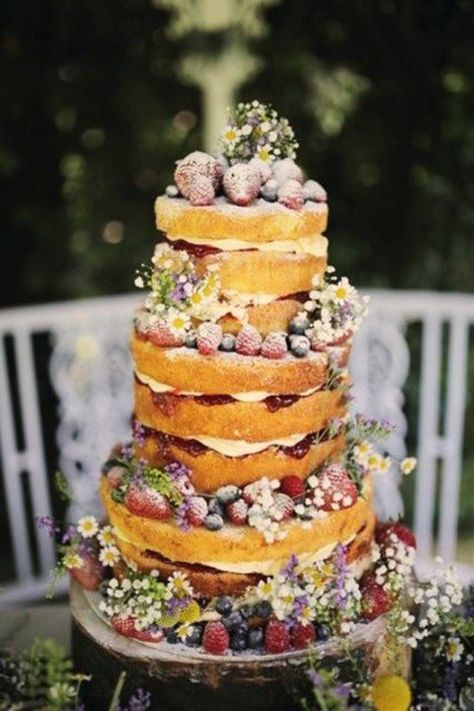 Berry Wedding Cake, Cake With Strawberries, Fest Mad, Berry Wedding, Summer Garden Wedding, Naked Cakes, Wedding Cake Rustic, Wedding Cake Inspiration