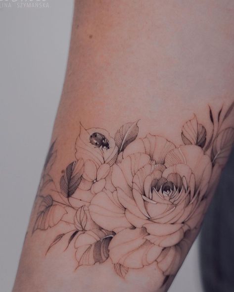 Insect Flower Tattoo, Flower Tattoo Designs, Tattoos And Piercings, New Tattoos, Flower Tattoo, Tattoo Ideas, Piercings, Tattoo Designs, Tattoos