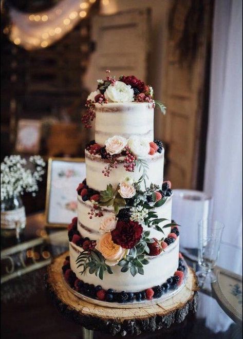 Fruit Wedding Cake, Burgundy Wedding Cake, Best Wedding Colors, Rustic Vintage Wedding, Wedding Cake Rustic, Rustic Wedding Cake, Fall Wedding Cakes, Weddings By Color