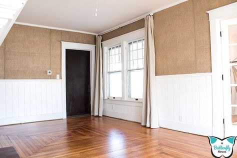 When I was planning out my living room, I knew I needed to add texture somewhere and I ultimately decided the walls were the perfect place! While the bottom half had wainscoting, I was able to add burlap to the top half, adding a unique feature to the room!   Before I started, my room looked like this.   I started by making the "glue" that would hold the burlap to the walls, which is basically just 1 part cornstarch to 8 parts water. You'll note there are a ton of lumps in my glue. It… Burlap Wallpaper, Large Wooden Planters, Burlap Wall Art, Diy Curtain Rods, Burlap Wall, Diy Shiplap, Diy Burlap, Upholstery Diy, Butterfly House