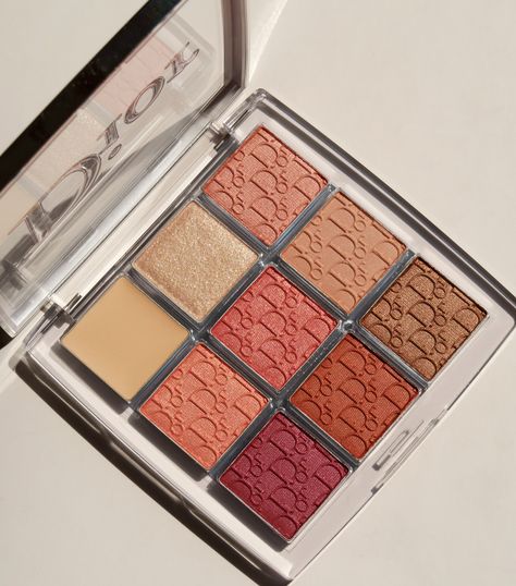 Dior Backstage Eyeshadow Palette, Dior Backstage Eye Palette, Dior Eyeshadow Palette, Dior Eyeshadow, Makeup Companies, Dior Backstage, Eye Palettes, Smokey Eye Tutorial, Makeup Accesories