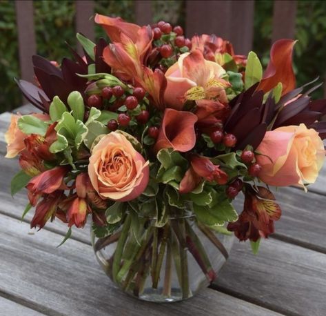 Fall Table Floral Arrangements, Fall Floral Arrangements Wedding Centerpieces, Low Fall Centerpieces For Table, Beautiful Fall Flower Arrangements, Fall Fresh Flower Centerpieces, Simple Fall Arrangements Floral Design, Fall Fresh Floral Arrangements, Traditional Floral Arrangements, Fall Bouquet Ideas