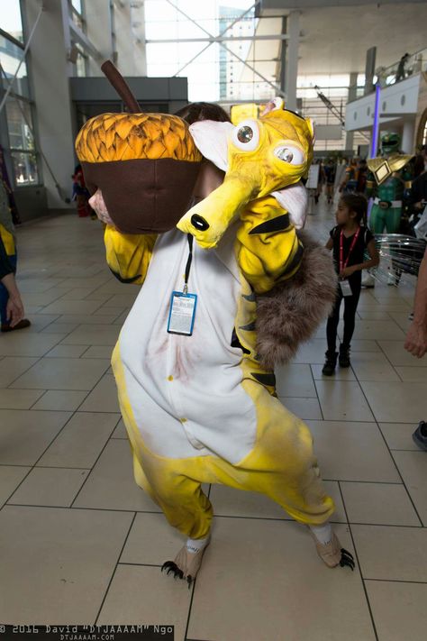 Scrat cosplay Ice Age Ice Age Costume, Scrat Ice Age, Costume Diy, Ice Age, Diy Costumes, Costume Ideas, Halloween Costume, Halloween Costumes, Halloween