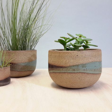 Minimalist earthy Landscape plant pot for indoor plants Plant Pots Pottery Ideas, Planter Pottery Ideas, Handmade Ceramic Planters Pottery, Plant Pot Pottery Ideas, Pottery Planter Ideas, Ceramic Planters Indoor, Macetas Ceramica Ideas, Small Pottery Ideas, Earthy Landscape