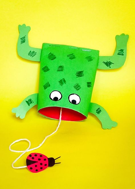 Toilet Paper Roll Frog Craft - Easy Craft - Kids Activity Zone Frog Craft, Toilet Paper Roll Craft, Toilet Paper Roll Art, Kids Toilet, Roll Craft, Rolled Paper Art, Toilet Paper Crafts, Frog Crafts, Toilet Paper Roll Crafts