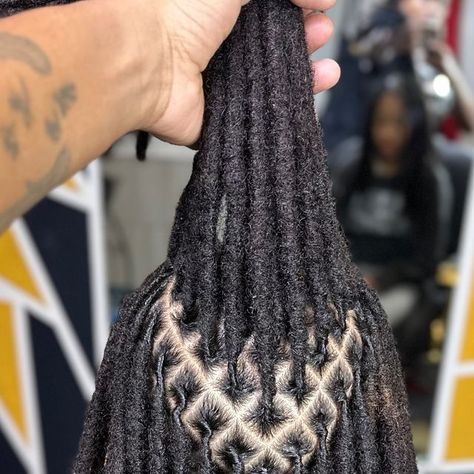 The Locin’ Lo • D{M}V Pro Loctician on Instagram: "Gon’head and zoom in! 👀  Ngl, my loc extension installs are my favorite 🥰 and @legacylocs is my favorite extension pusha 🫶🏾 As soon as I hear a client utter “they’re so seamless”, the HOURS spent on an install no longer matter. 🥹🙏🏾  [ SERVICE: Permanent Loc Extensions, Smedium/8cm/80-100 locs w/ diamond parts ]  My process is long, but my 101% satisfaction guarantee makes it worth the chair time. (Bonus: You get to hear me sing offkey for hours 😂) I emphasize the PERMANENT in #PermanentLocExtensions 💪🏾 . . . . #TheLocinLo #DMVLocs #DMVLoctician #starterlocs #LocMaintenence #coils #twists #LocDetox #CrochetLocs #DMVLocExtensions #locextensions #locrepair #locattachment #locreattachment #InstantLocs #MilitaryNaturalHair #ArmyLocs # Diamond Part Locs, Diamond Parts Locs, 100 Locs, Permanent Loc Extensions, Marley Locs, Loc Extensions, Starter Locs, Loc Journey, The Hours