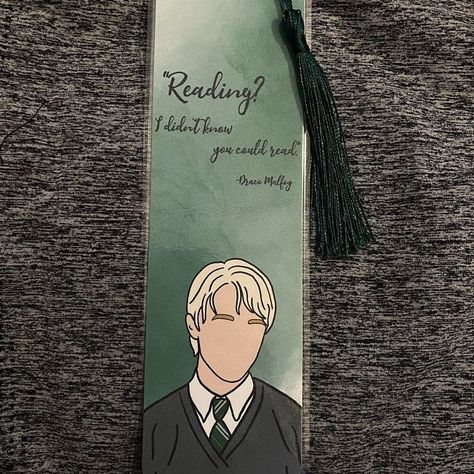 Diy Paper Bookmarks, Harry Potter Infographic, Make A Bookmark, Harry Potter Bookmark, Bookmark Collection, Cumpleaños Harry Potter, Harry Potter Art Drawings, Harry Potter Painting, Handmade Bookmarks Diy