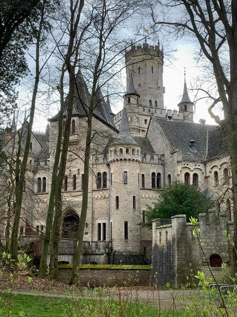 Marienburg Castle Germany, Old Castle Aesthetic Exterior, Castle For Sale, Cool Castles, Kingdom Aesthetic Castle, 1800s Castle, Medieval Castle Aesthetic, Pretty Castles, Old Money Castle