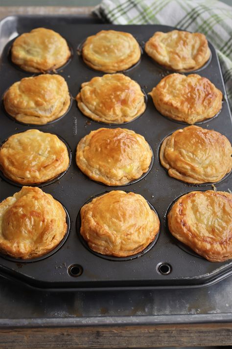 Savoury Tarts, Irish Cooking, Homemade Pies, Autumn Kitchen, Irish Beef, Beef Pies, Hand Pie Recipes, Scottish Recipes, Meat Pies