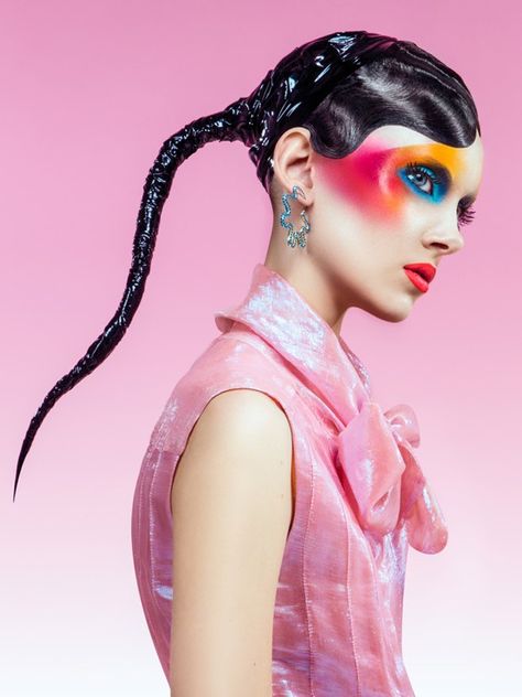 Makeup by beauty artist Isamaya Ffrench. Pelo Editorial, Fashion Editorial Makeup, Drag Make-up, High Fashion Makeup, Avant Garde Makeup, Editorial Hair, Fantasy Hair, Beauty Shoot, Airbrush Makeup