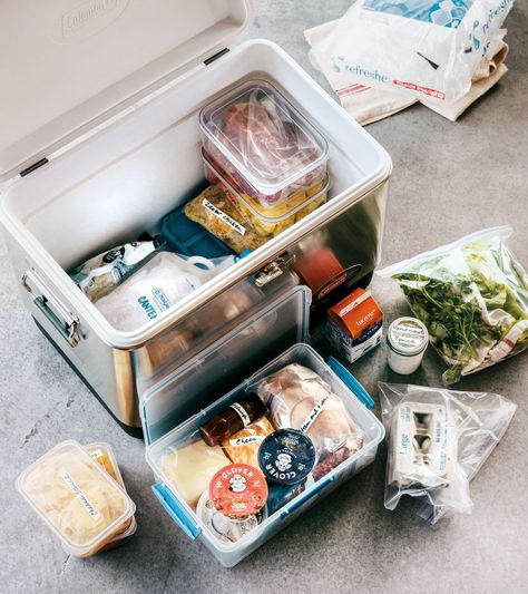 When it comes to food during a camping trip, your goal is for is to stay cold, organized, dry, and unsquished, with no massive ice melt by day 3. And don't forget that bringing two coolers—one for food and one for drinks—is ideal if you have the space. Here's how to pack a cooler like a pro! Pack A Cooler, Kids Checklist, Camping Bedarf, Camping Hacks Food, Camping Sauvage, Camping Desserts, Camping Coolers, Retro Camping, Packing A Cooler