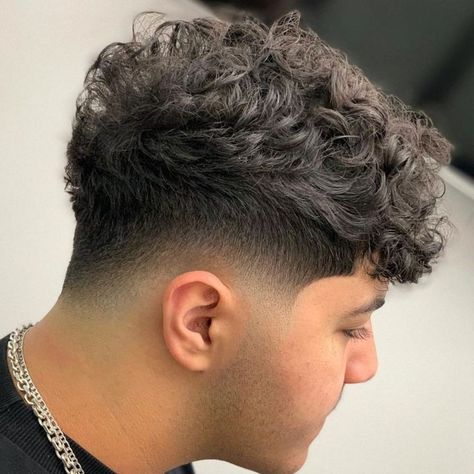 Low Fade Curly Hair, Boys Haircuts Curly Hair, Fade Haircut Curly Hair, Long Curly Hair Men, Low Taper Fade Haircut, Mid Fade Haircut, Taper Fade Curly Hair, Drop Fade Haircut, Haircut Selfie