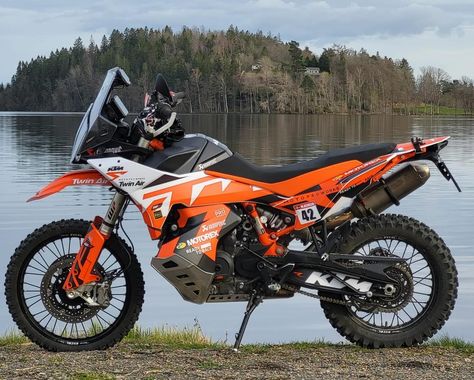 Supermoto wheels on a KTM 890 Adventure R, why not! 🥳😎 Track day modifications in the works and more to come! Curious on the details, go chat with @m_ackelin ✌️ #motoproworks #ktm #ktm890adventurer #supermoto Ktm 890 Adventure R 2023, Ktm 890 Adventure, Supermoto Wheels, More To Come, The Works, The Details, Cars And Motorcycles, Motorcycles, It Works