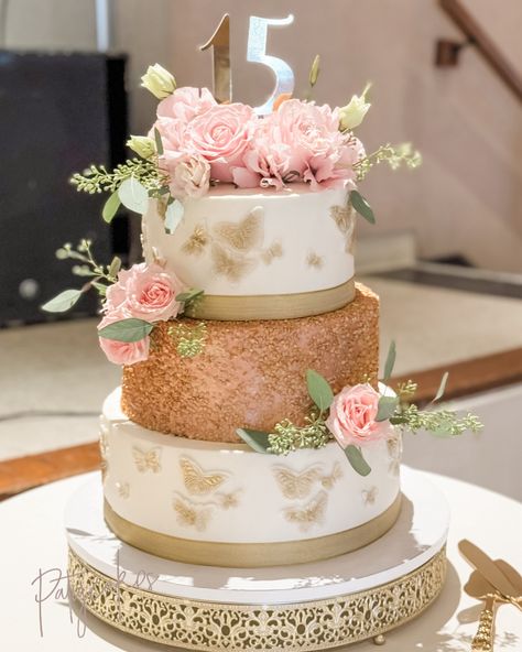 Dreamy quince cake #15 #quince #quinceañera #quincecake #15cake #butterflycake #cake #cakecakecake •gorgeous flowers @casa_blanca_flowers Quince Cake Ideas, Quince Cake Topper, Quince Cake, Quinceanera Cakes, Butterfly Cakes, Gorgeous Flowers, Cakes And More, Quince, How To Make Cake