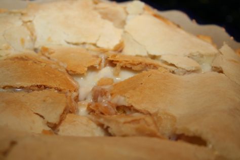 Ham And Egg Pie Old Fashion, Ham And Egg Pie, Egg Pie Recipe, Ham Pie, Egg Pie, Ham And Eggs, Brunch Ideas, Boiled Egg, Pork Dishes