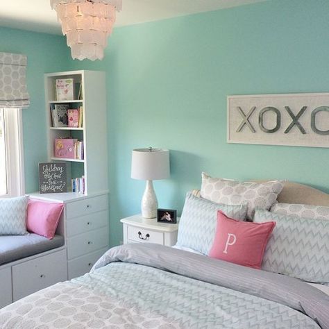 the pink and grey paint color for teenage girls Girls Room Ideas, Dekorasi Kamar Tidur, Teen Girl Bedroom, Girls Rooms, Teenage Bedroom, Big Girl Rooms