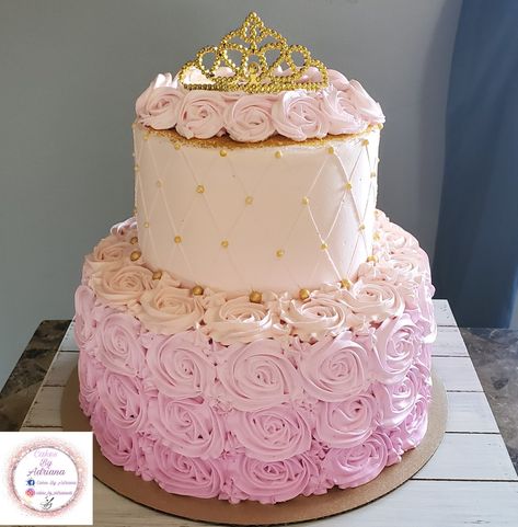 Pink faded cake with crown 👑 Girly Birthday Cakes, Princess Cakes, Girly Birthday, Ideas Cumpleaños, Baby Shower Treats, Crown Cake, Custom Birthday Cakes, Heart Shaped Cakes, Cake Inspo