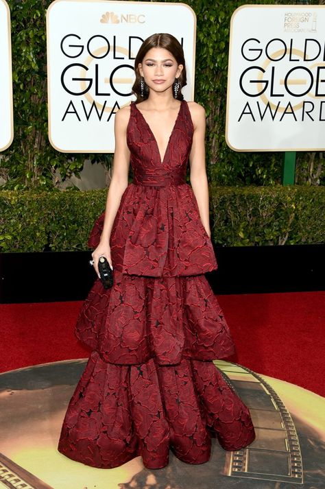 Pin for Later: Don't Miss a Single Sexy Look From the Golden Globes Zendaya Wearing Marchesa. Zendaya Red Carpet, Golden Globes 2016, Golden Globes Dresses, Vestido Strapless, Marchesa Gowns, Gina Rodriguez, Golden Globes Red Carpet, Jaimie Alexander, Zendaya Style