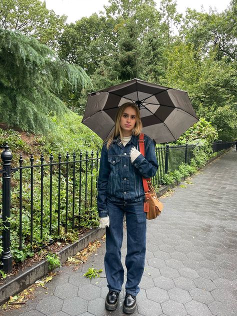 Rainy Seattle Outfit, Rainy New York Outfit, Rainy Nyc Outfit, Rainy Day Outfit Nyc, New York Rainy Day Outfit, Nyc Rainy Day Outfit, Outfit Inspo Rainy Day, Rainy Fall Day Outfit, Spring Nyc Outfit