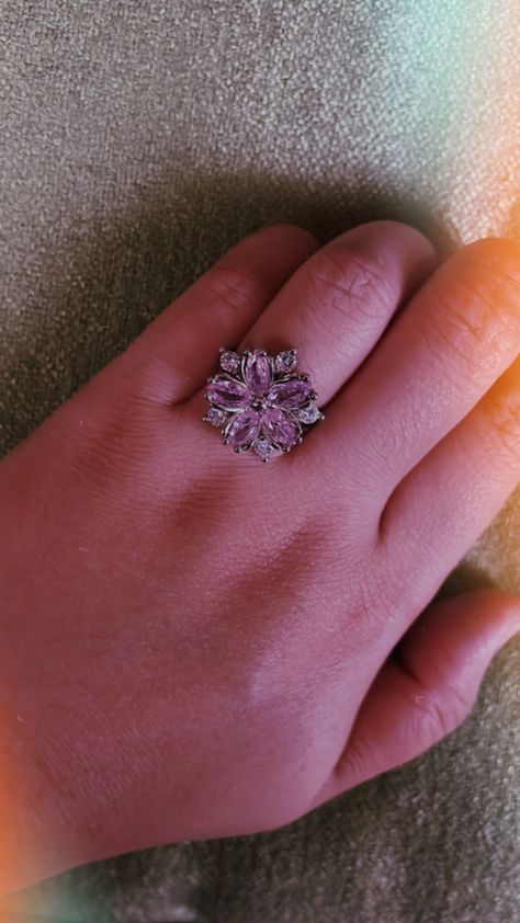 Eda Yldiz Sen Çal Kapimi Engagement ring look a like Eda Ring, Flower Ring, Indian Fashion, Beautiful Jewelry, Heart Ring, Engagement Ring, Engagement Rings, Ring, Flowers