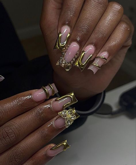 Gold Toe Nails, Acrylic Nail Designs Classy, Gold Chrome Nails, Bronze Nails, Gold Acrylic Nails, Golden Nails, Chrome Nails Designs, Acrylic Toe Nails, Black Acrylic Nails