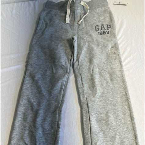 Gapboys Fleece Sweat Pats New Proclubs Sweats, Cute Winter Pants, Cute Pajama Pants, Gap Sweatpants, Men Sweatpants, Latina Outfits, Cute Sweatpants, Grey Pictures, Baggy Sweatpants