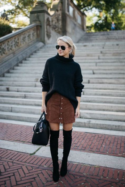 over the knee boots + chunky Sweater + suede skirt # fallfashion Suede Skirt Outfit, Suede Boots Outfit, Sweater Skirt Outfit, Ținute Business Casual, Brown Suede Skirt, Over The Knee Boot Outfit, Fall Boots Outfit, Winter Boots Outfits, Knee Boots Outfit