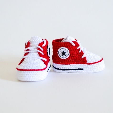 Ravelry: Red baby sneakers with stars by Anna Ushakova Converse En Crochet, Baby Boots Pattern, Crochet Booties Pattern, Crochet Converse, Crochet Patterns Baby Boy, Crochet Baby Booties Pattern, Crochet Baby Shoes Pattern, Baby Shoes Pattern, Baby Booties Pattern