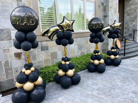 Balloon towers!🎓🎉 . . . #balloons #balloonsvancouver #balloonssurrey #balloontowers #balloontower #grad #graduation Southern Charm Party, Balloon Tower, Charm Party, Balloon Business, Balloons Decoration, Graduation Party Planning, Graduation Balloons, Senior Night, Trends 2025