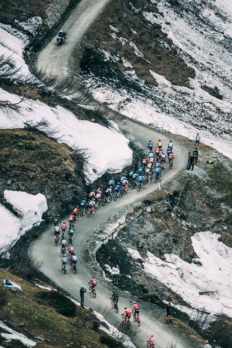 giro 2018 by Tornanti.cc - cycling photography Road Cycling Photography, Cycling Wallpaper, Cycling Aesthetic, Cycling Benefits, Cycling Pictures, Cycling Photography, Art Pins, Cycling Tour, Iron Horse