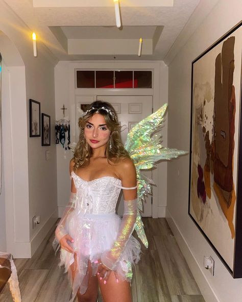 🌈 on Instagram: “did you believe in fairies before this post🧚‍♀️ happy happy halloween” Hot Fairy Costume, Halloween Costume Ideas Fairy, White Corset Costume, Corset Halloween Costumes, Tinkerbell Costume, Carnaval Outfit, Character Halloween Costumes, Believe In Fairies, Carnaval Tenerife