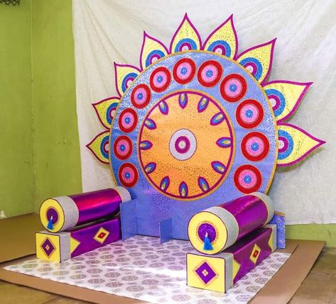 School Window Decorations, Ganpati Makhar, Flower Decoration For Ganpati, Vinayaka Chaturthi, Ganesh Decoration, Eco Friendly Ganesha, Ganesha Artwork, Ganpati Decoration Theme, Ganpati Decor