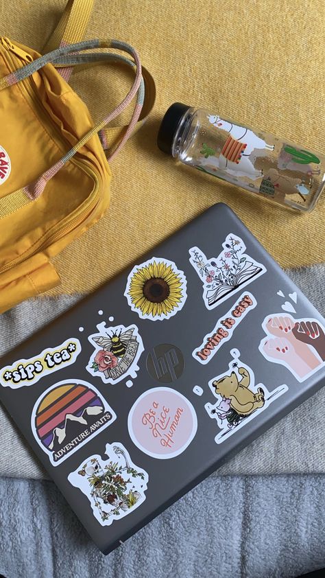 Aesthetic Laptop With Stickers, Diy Laptop Stickers, Decorating Laptops With Stickers, Stickers On Laptop Layout, Stickers For Laptop Ideas, New Laptop Aesthetic, Laptop Sticker Aesthetic, Noted Aesthetic Ideas, Laptops With Stickers