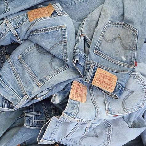 Summer Outfits Minimalist, Denim Fashion Women, Patched Jeans, Women's Casual Style, Denim Style, Summer Dress Outfits, Raw Denim, Levis Denim, Mens Denim