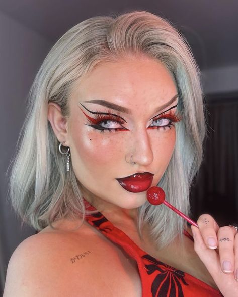 ig: naomijon #makeup #halloweenmakeup #halloween #halloweenparty #makeupoftheday #eyeliner #eyelashes #lashes #eyebrow #makeuplover #blondehairstyles #shorthairstyles #shorthairstylesforwomen #blondhair #red #black #lipstick #redlips #redlipstick #ombrelips Red Festival Makeup, Maquillage Harley Quinn, Devil Makeup Halloween, Black And Red Makeup, Burlesque Makeup, Black Makeup Looks, Dragon Makeup, Red Makeup Looks, Queen Of Hearts Makeup