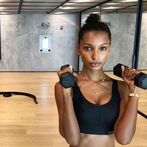 Jasmin Tookes, Ginger Shot, Jasmine Tookes, Can't Stop Won't Stop, Vogue Beauty, Healthy Girl, Sporty And Rich, Matcha Latte, Green Juice