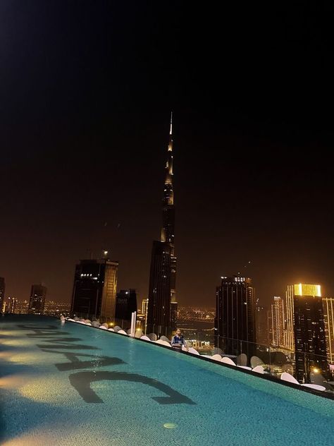 Dubai Hotel Luxury, Dubai Views, Dubai Pool, Bvlgari Hotel, Nyc Penthouse, Dubai Beach, Billionaire Lifestyle Luxury Living, Pool View, Dubai Aesthetic