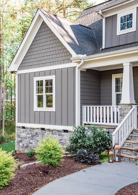 Gray Cottage, Gray Siding, Grey Exterior House Colors, Exterior Gray Paint, House Paint Colors, Gray House Exterior, Lake Houses Exterior, House Paint Color Combination, Exterior House Paint Color Combinations