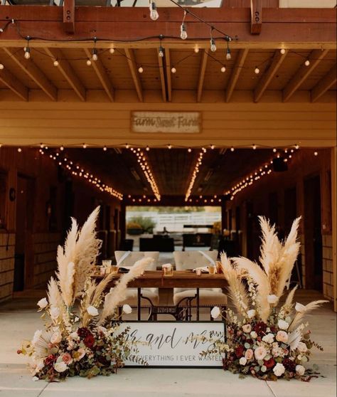 Burgundy Wedding Country, Country Glam Wedding Decor, Boho Wedding Table Flowers, Western Wedding Centerpieces Wedding Table Decor, Wedding Head Table Ideas Boho, Burgundy Boho Wedding Decor, Sweetheart Table Wedding Pampas, Rustic Mr And Mrs Table, Bride And Groom Table Western