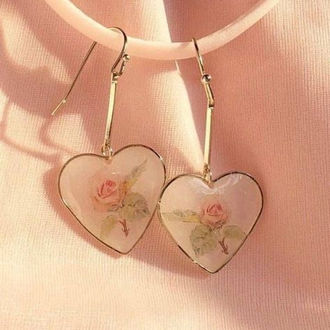 Photo Jewelry Boards, Jewelry Inspo, Pretty Jewellery, Cute Earrings, Makeup Addict, Cosmopolitan, Piercing Jewelry, Cute Jewelry, Anklets