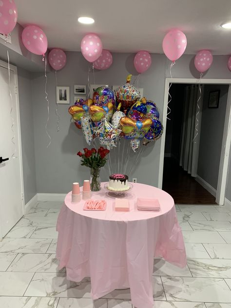 Mini Birthday Party Ideas At Home, Last Minute Bday Party Ideas, Basement Birthday Party Decorations, Small Surprise Party Ideas, Small At Home Birthday Party Ideas, Small Birthday Setup, Simple Birthday Setup At Home, Last Minute Birthday Decorations, Last Minute Party Ideas