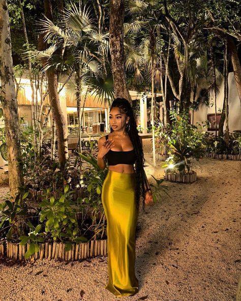 Botanical Garden Photo Shoot Black Women, Beach Vacation Black Women, Maxi Skirt Outfit Vacation, Bahamas Black Women, Island Girl Aesthetic Black Women, Jamaica Moodboard, Destin Outfits, Rainforest Outfit, Bahamas Cruise Outfits