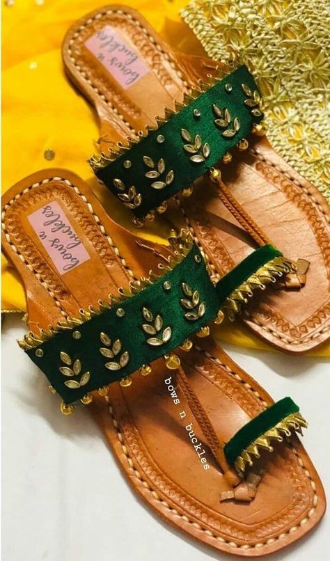 Diy Boho Sandals, Ladies Chappal Design, Kolhapuri Chappals, Indian Sandals, Diy Heels, Elegant Shoes Heels, Shoe Hacks, Indian Shoes, Boho Shoes