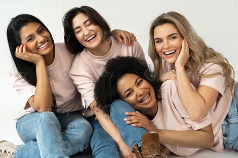 Multicultural diversity and friendship. Group of different ethnicity women. Women Diversity, Group Of Women, Women Friendship, Friendship Photos, Diverse People, Friends Image, Arab Women, Middle Aged Women, Team Photos