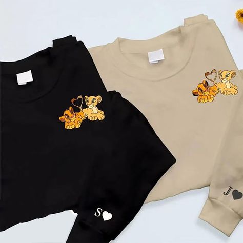 Please read the description Get up to 35.99 off when you buy this product on our website https://fapshirt.com/product/SKY0014/ Simba Und Nala, Simba Et Nala, Couple Disney, Lion Couple, Simba And Nala, Matching Hoodies, Unique Sweatshirt, Couple Set, Couples Sweatshirts